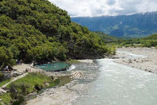 Bënjë baths